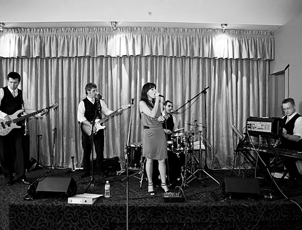 Rendezvous Cover Band - Singers Musicians Entertainers - Wedding Band