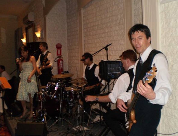 Rendezvous Cover Band - Singers Musicians Entertainers - Wedding Band